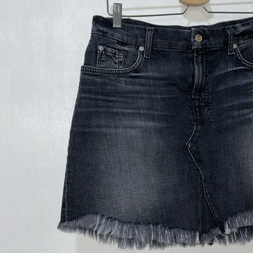 7 FOR ALL KIND WOMENS BLACK FRAYED HEM DENIM MINI SKIRT Sz 32 - Picture 3 of 7